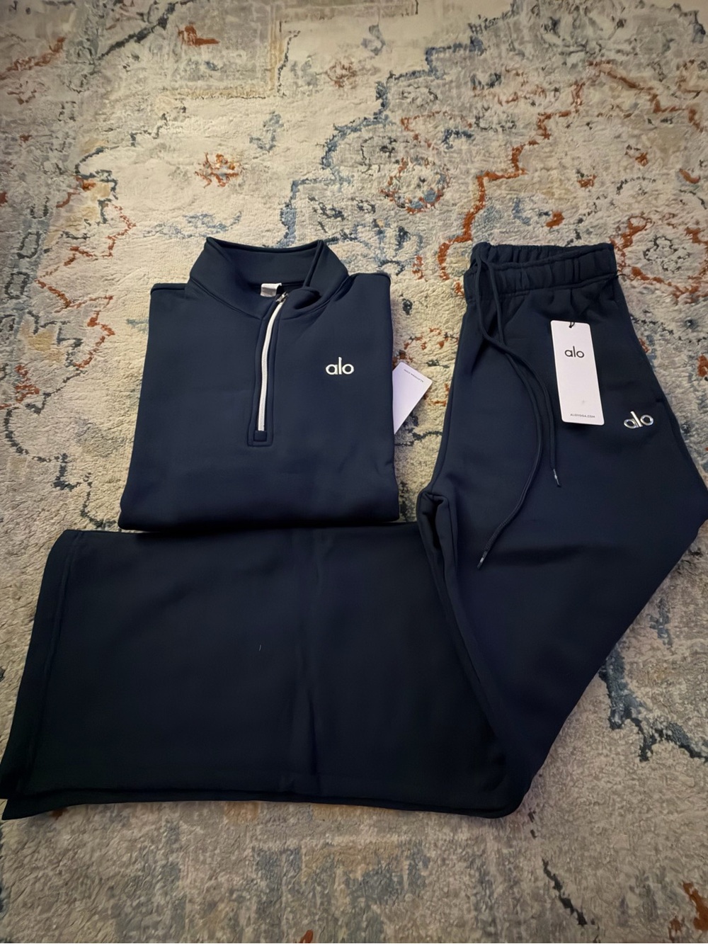 NWT Alo Yoga Matching Tracksuit Set - 1/4 Zip Pullover & Sweatpants